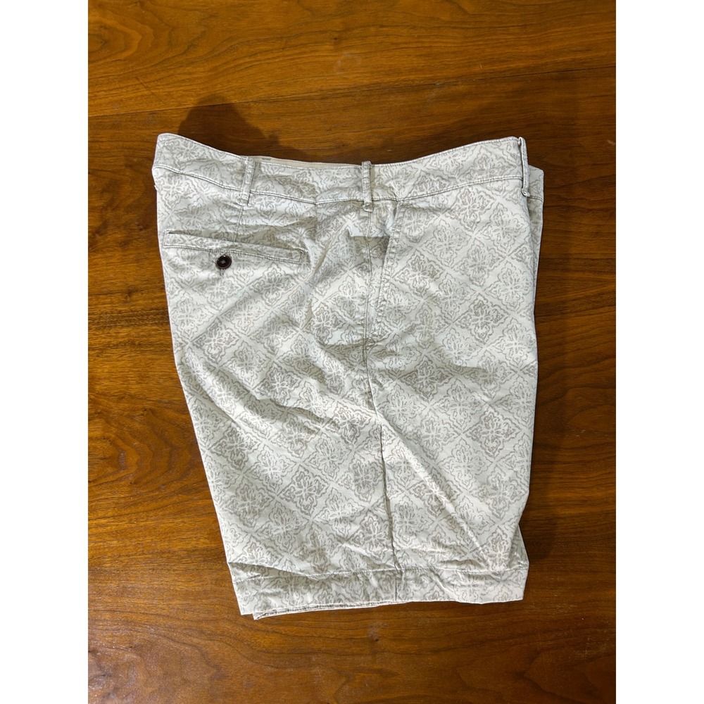 Tan Abercrombie & Fitch Stretch Chino Shorts Medallion Print (Mens 36" | 7")